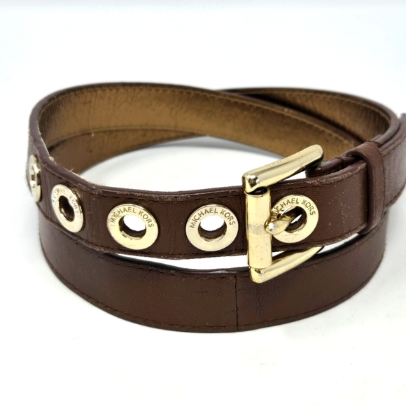 MICHAEL KORS BROWN LEATHER BELT GOLD TONE BUCKLE BELT HOLES WOMEN MEDIUM CLASSIC - Picture 1 of 16